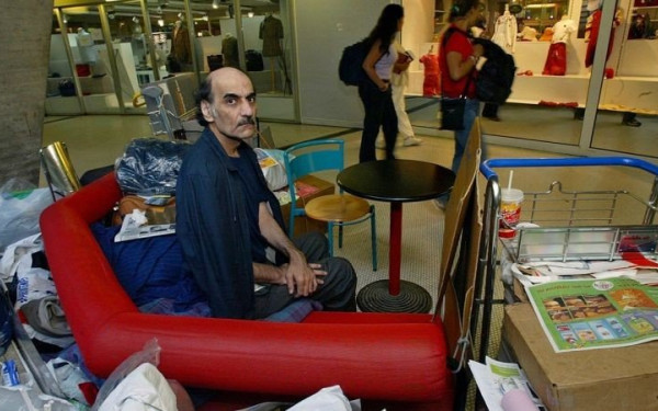 Πέθανε στο «σπίτι» του ο πρόσφυγας που ενέπνευσε τον Σπίλμπεργκ για το «The Terminal» (βίντεο)