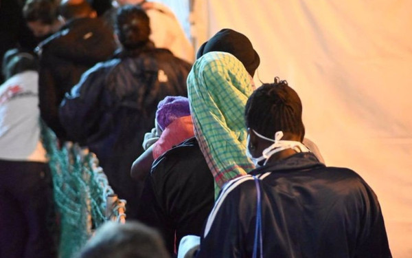 Βρετανία: Νύχτα ψηφίσθηκε ο νόμος περί μετανάστευσης και ασύλου