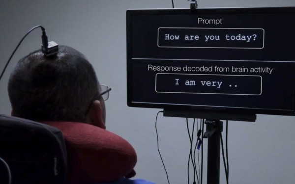 Εφευρέθηκε συσκευή που επιτρέπει την επικοινωνία σε ανθρώπους με αδυναμία ομιλίας (βίντεο)