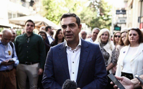 Στην τελετή αγιασμού των υδάτων στον Πειραιά ο Αλ. Τσίπρας