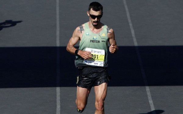 «Θεέ μου κάνε να τερματίσω και ας μην ξανατρέξω»: Η ανατριχιαστική εξομολόγηση του δρομέα Κώστα Γκελαούζου