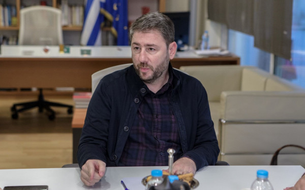 Ανδρουλάκης: Πλαφόν στη λιανική τιμή του ρεύματος 