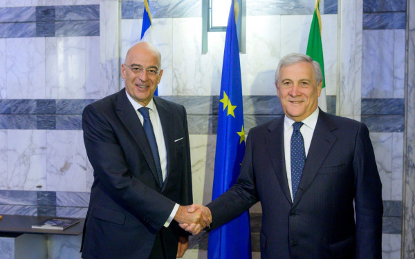 Συνάντηση Ν.Δένδια με τον Ιταλό ομόλογό του: Στήριξη της Ιταλίας έναντι της Τουρκίας, στενή συνεργασία στο προσφυγικό