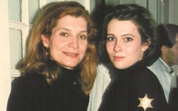 Βαρύ πένθος για την Αιμιλία Υψηλάντη - Αποχαιρετά την κόρη της που πέθανε ξαφνικά στα 55 της χρόνια (βίντεο)