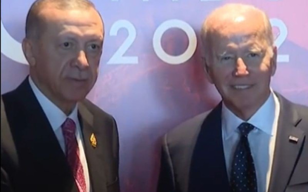 Τετ α τετ Μπάιντεν - Ερντογάν στο περιθώριο της G20 (βίντεο)