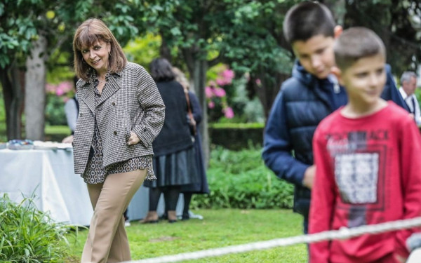 Γιορτή αφιερωμένη στα παιδιά ετοίμασε η Κατερίνα Σακελλαροπούλου στο Προεδρικό Μέγαρο (φωτ.)