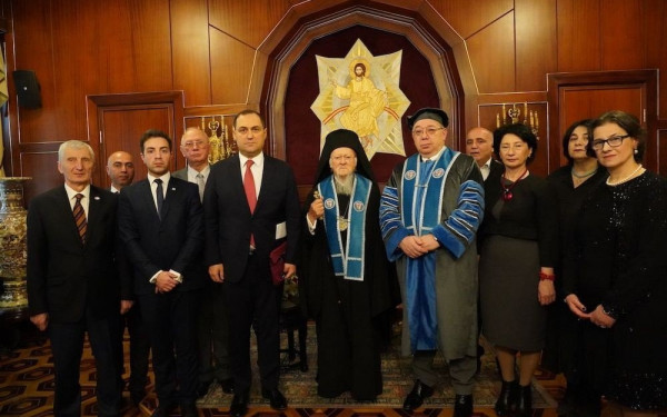 Ο Οικουμενικός Πατριάρχης αναγορεύτηκε Επίτιμος Διδάκτορας του Πανεπιστημίου Σοχούμι της Γεωργίας