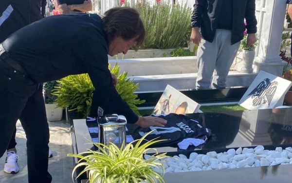 Επισκέφθηκαν το μνήμα του Νάσου στην Πάφο οι άνθρωποι του ΠΑΟΚ