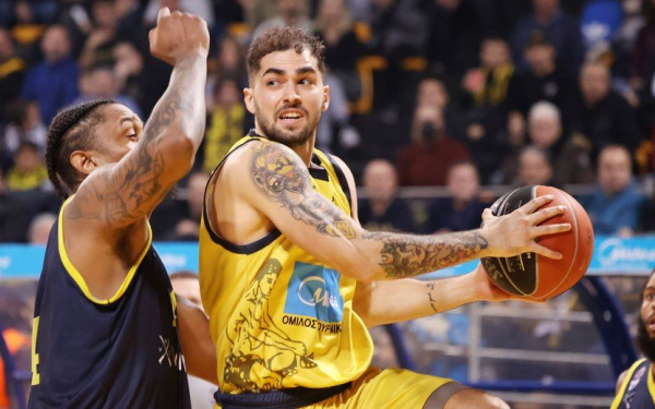 Μπάσκετ: Τα τρίποντα του Τολιόπουλου, ο φακός του Γκούντγουιν και η σύγκρουση Νετζήπογλου-Νότε στο Αλεξάνδρειο (βίντεο)