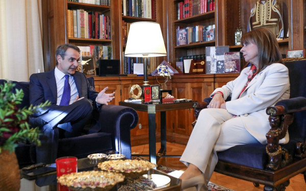 Συνάντηση Μητσοτάκη- Σακελλαροπούλου σήμερα Παρασκευή