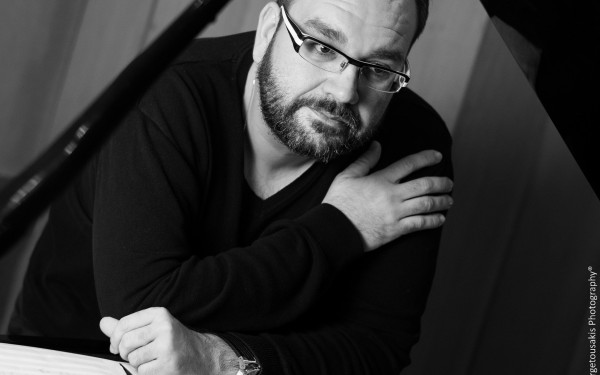 Ανδρέας Κατσιγιάννης: «Η μουσική είναι ο ασφαλέστερος δρόμος για να αφήσεις την ψυχή σου να ταξιδέψει»