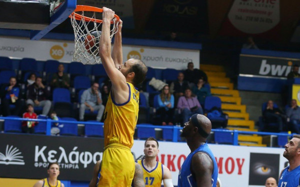 Μπάσκετ: Χωρίς φρένα το Περιστέρι (βίντεο)