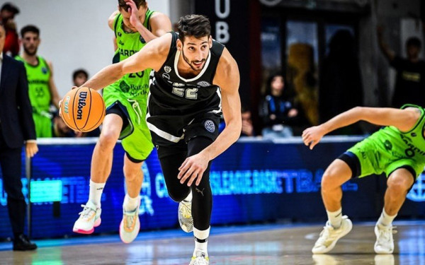 Μπάσκετ: Ο ΠΑΟΚ έχασε το ματς στην Ιταλία στο τελευταίο σουτ, αλλά τουλάχιστον κράτησε τη διαφορά