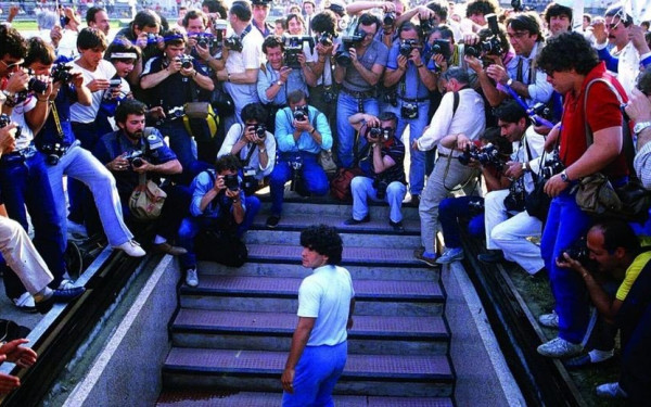 «Ho visto Maradona»: Ένα τραγούδι των Ναπολιτάνων για τον Ντιέγκο (βίντεο)