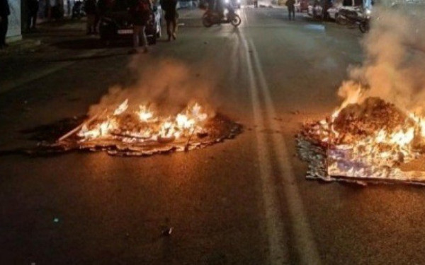  Κλειστός ο αυτοκινητόδρομος Κορίνθου - Πατρών από οργισμένους Ρομά