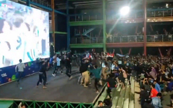 Τρομερές σκηνές σε Αργεντινή, Μπαγκλαντές και Αϊτή τη στιγμή που σκόραρε ο Μέσι - Δείτε τα βίντεο