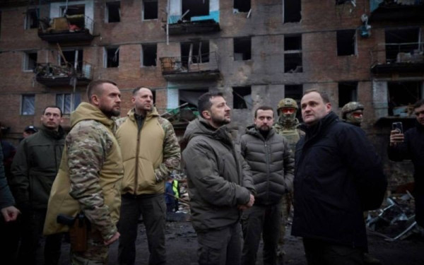 Δεκάδες χιλιάδες κάτοικοι παραμένουν χωρίς ηλεκτρικό ρεύμα στο Κίεβο