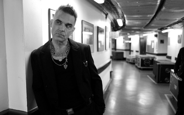 Ο Ρόμπι Γουίλιαμς επιστρέφει στην Ελλάδα για μια μεγάλη συναυλία (βίντεο)