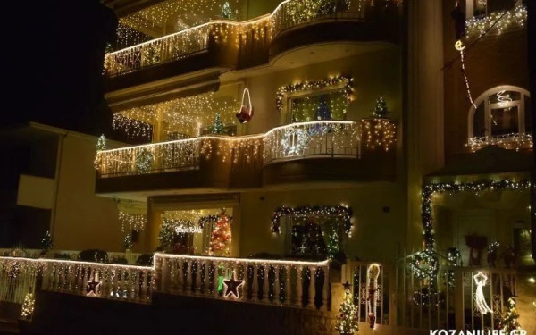 Κοζάνη: Φωταγωγήθηκε και φέτος το πιο εντυπωσιακά στολισμένο σπίτι της Ελλάδας - Δείτε βίντεο και φωτογραφίες