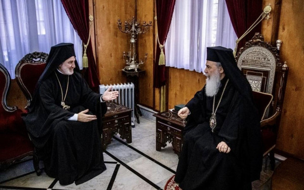 Mε τον Πατριάρχη Ιεροσολύμων συναντήθηκε ο Ελπιδοφόρος
