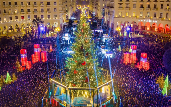 Θεσσαλονίκη: Εξακόσια μέτρα μαγείας στη Χριστουγεννιάτικη Αριστοτέλους