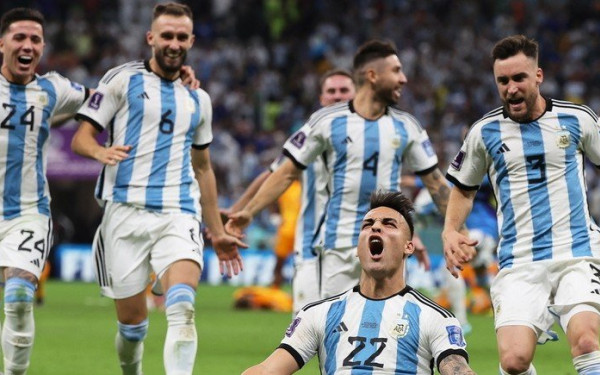 Δάκρυα χαράς για την Αργεντινή - Νίκησε την Ολλανδία στα πέναλτι και προκρίθηκε στα ημιτελικά του Μουντιάλ (βίντεο)