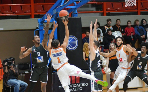 Μπάσκετ: Ο Προμηθέας βγήκε... ζωντανός από τον «εμφύλιο» της Πάτρας (βίντεο)