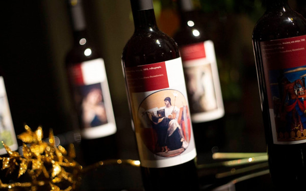 Δημοπρασία για καλό σκοπό του κρασιού που παράγει ο δήμος από τον αστικό αμπελώνα του