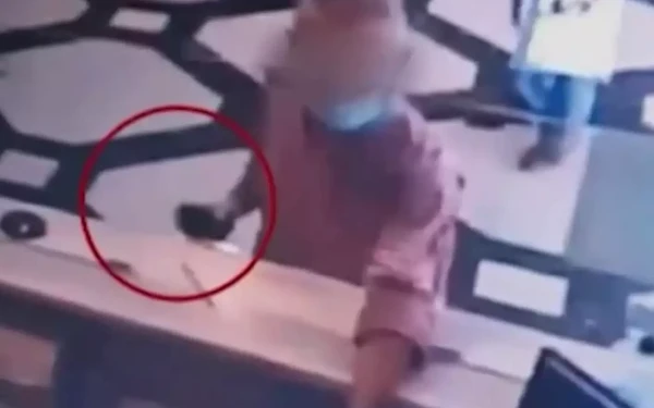 Η απολογία του συνταγματάρχη - ληστή τραπεζών: «Άφησα τον γιο μου σχολείο και λήστεψα την τράπεζα»