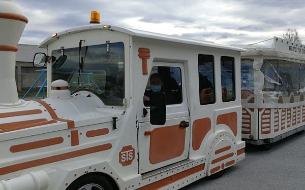 Πτολεμαΐδα:  Σφυρίζει το τρενάκι των Χριστουγέννων (βίντεο)