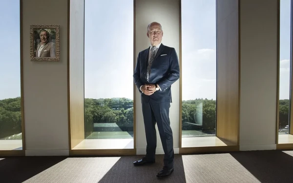 Τιμητική πολιτογράφιση της οικογένειας του Χένρι Χόλτερμαν (φωτ.)