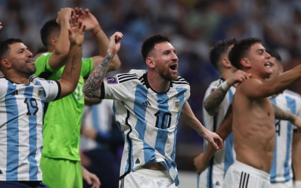Στον κορυφαίο τελικό όλων των εποχών ο Μέσι έγινε Ντιέγκο και χάρισε στην Αργεντινή το τρίτο Μουντιάλ (βίντεο)