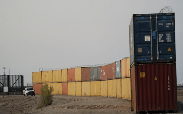 Απομακρύνεται το τείχος αίσχος από τα σύνορα των ΗΠΑ στην Αριζόνα (βίντεο)