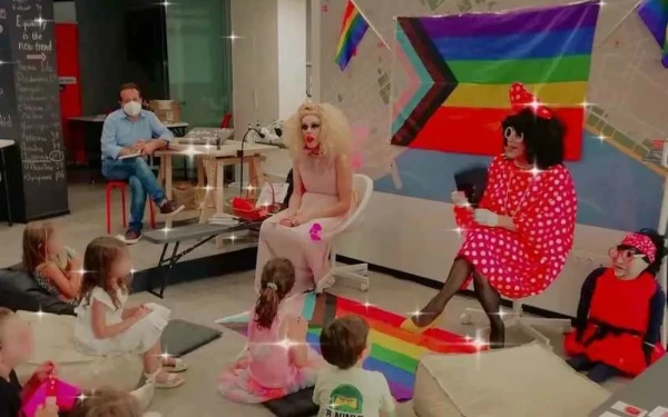 Καλαμαριά: Drag Queens διαβάζουν παραμύθια στα παιδιά - Ο θεσμός από το εξωτερικό και οι αντιδράσεις 