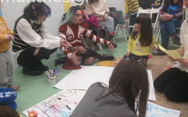 Θεσσαλονίκη: Παιδικά χαμόγελα και ενθουσιασμός στην αφήγηση παραμυθιού απο Drag Queen (φωτ.)