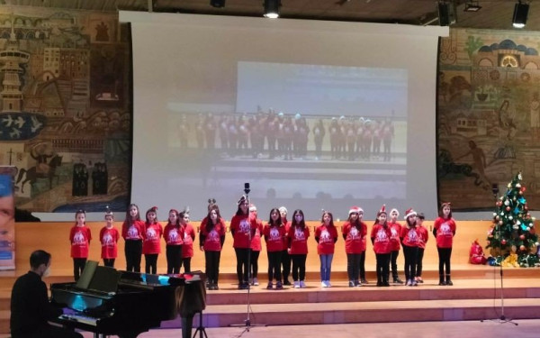 Μία Χριστουγεννιάτικη γιορτή για τα Παιδιά Ιδιαίτερης Φροντίδας από «Το Χαμόγελο του Παιδιού» και το ΑΠΘ (βίντεο, φωτ.)