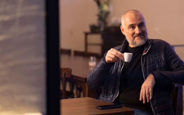 Πρωινός καφές με το Θάνο Σαββάκη