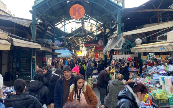 Θεσσαλονίκη: Χαμός στο Καπάνι για τα ψώνια της τελευταίας στιγμής