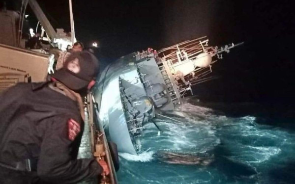 Βυθίστηκε κορβέτα του Πολεμικού Ναυτικού στην Ταϊλάνδη: Αγνοούνται 31 μέλη του πληρώματος (βίντεο)