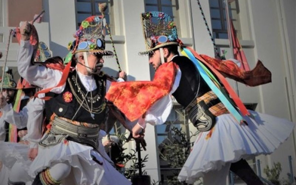  Πανάρχαια παγανιστικά έθιμα του χειμερινού ηλιοστασίου αναβιώνουν στη δυτική Μακεδονία (φωτ.)