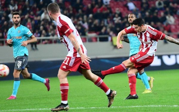 Super League: Ξέσπασε με πεντάρα ο Ολυμπιακός