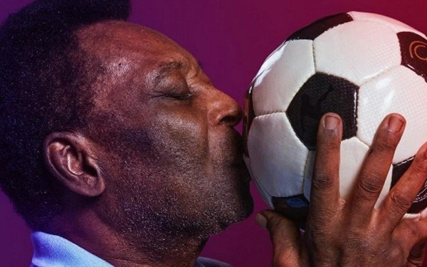 Παγκόσμια συγκίνηση για τον θάνατο του Πελέ (βίντεο)