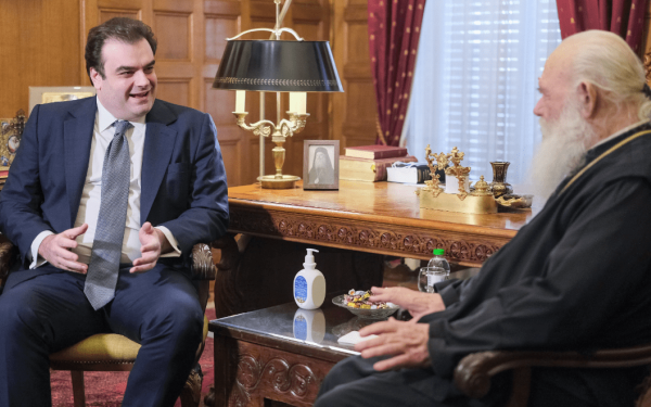 Συνάντηση του Αρχιεπισκόπου Ιερωνύμου με τον Κυριάκο Πιερρακάκη