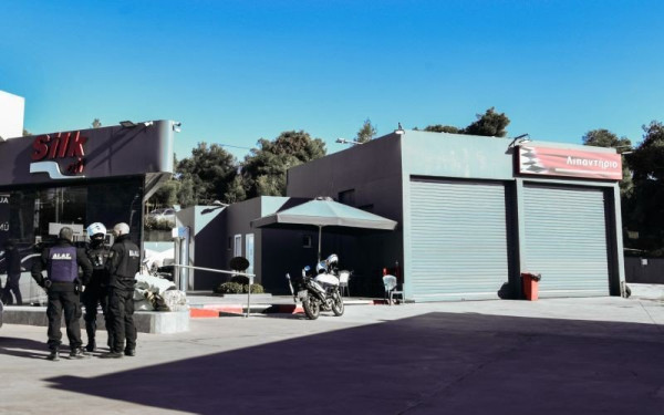 Γλυκά Νερά: «Εκφοβισμός» το χτύπημα με πυροβολισμούς στο βενζινάδικο (βίντεο)