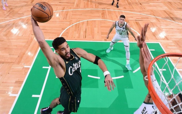 NBA: Χριστουγεννιάτικος εφιάλτης για τους Μπακς στη Βοστώνη (βίντεο)