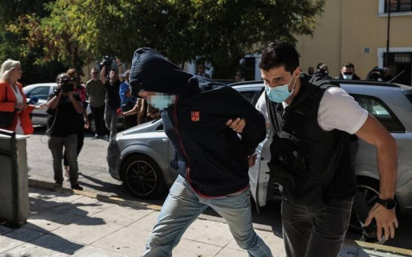 Υπόθεση Κολωνού: Ακόμη τέσσερις άνδρες βάζει στο «κάδρο» η 12χρονη - Έδιναν λεφτά και μιλούσαν πρόστυχα