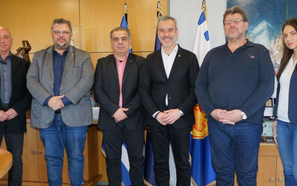 Με την Ομοσπονδία Βιοτεχνικών Σωματείων συναντήθηκε ο Ζέρβας