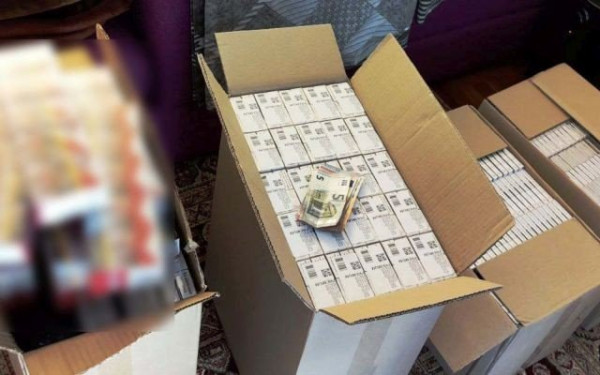 Θεσσαλονίκη: Σε αποθήκη λαθραίων τσιγάρων είχαν μετατρέψει διαμέρισμα στην Ξηροκρήνη (φωτ.)