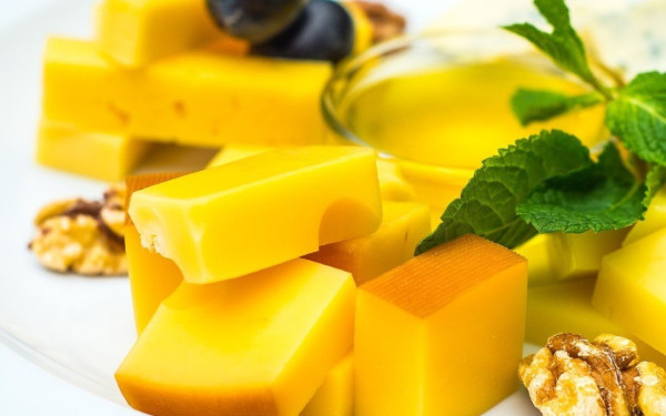 Θεσσαλονίκη: Αγελαδινό τυρί από νωπό γάλα για πρώτη φορά στην Ελλάδα 