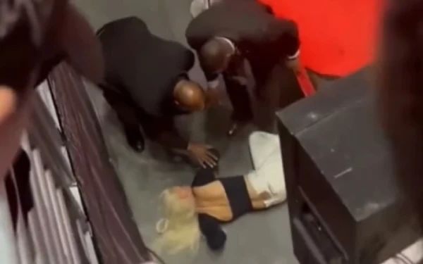 ΝΒΑ: Χάος στο γήπεδο των Κλίπερς με μπουνιές και βουτιά στο κενό για ένα T-Shirt (βίντεο)